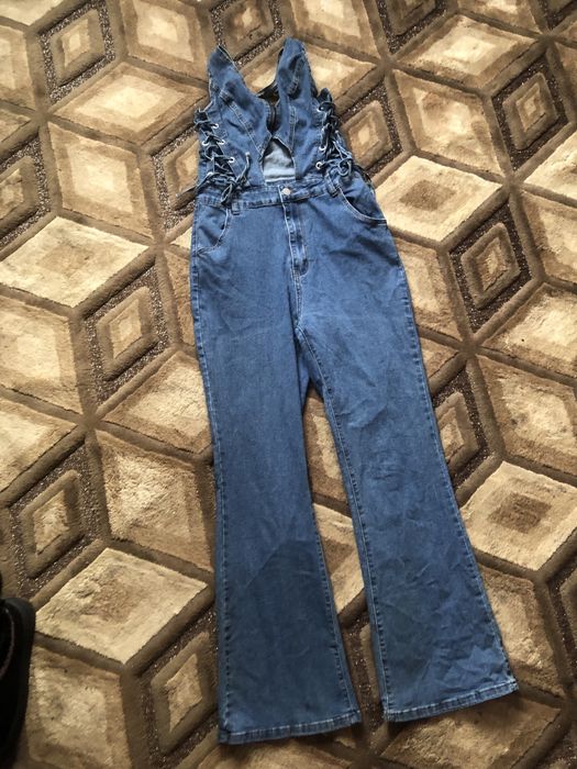 Джинсовий комбінзон