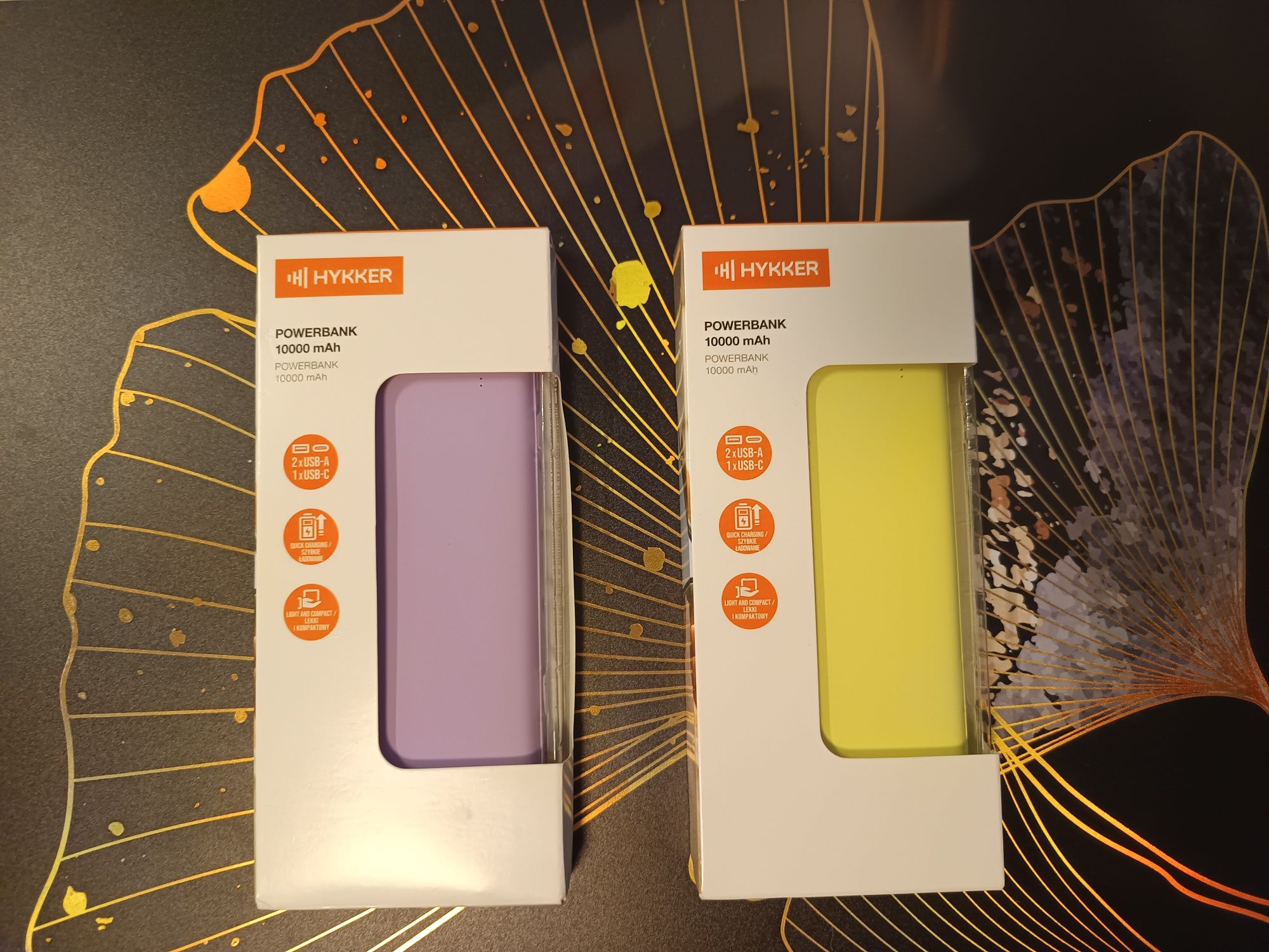 2  x Powerbank o pojemności 10 000 mAh każdy i mocy ładowania 2