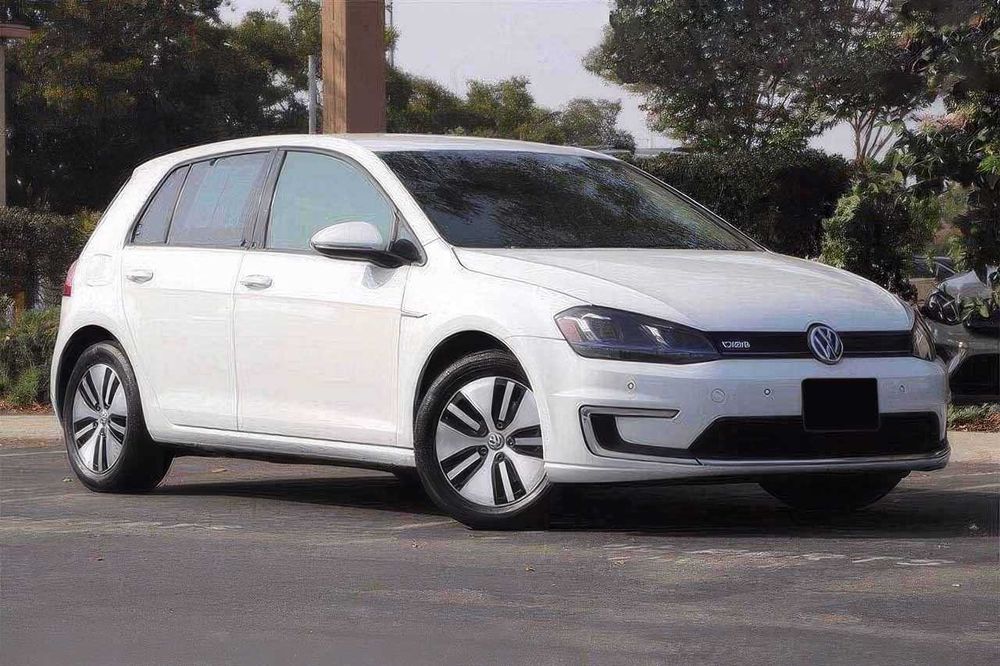 Volkswagen e-Golf SEL Premium      2015
