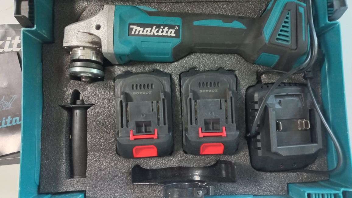 Набір болгарка аккумуляторна Makita DGA504BL та фарбопульт MTW800BL