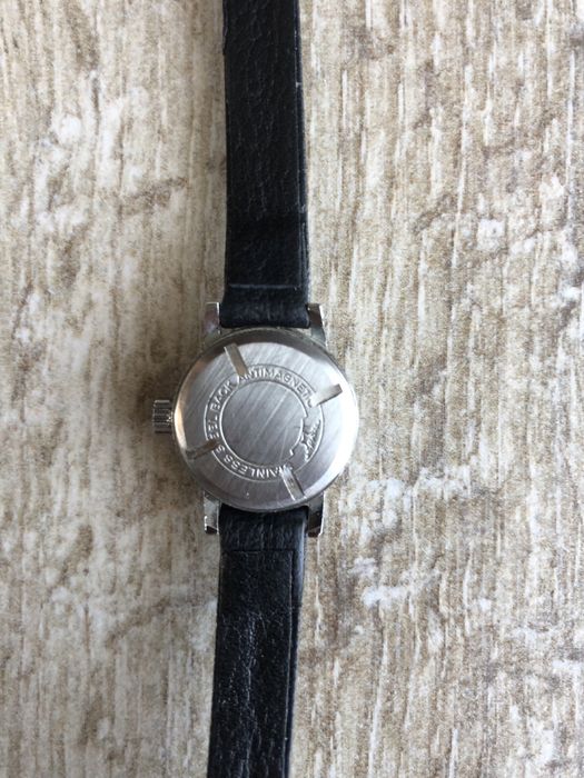 Zabytkowy zegarek damski marki Mira Vintage