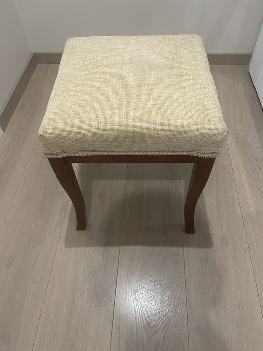 Stylowa Pufa,Podnużek Ludwik