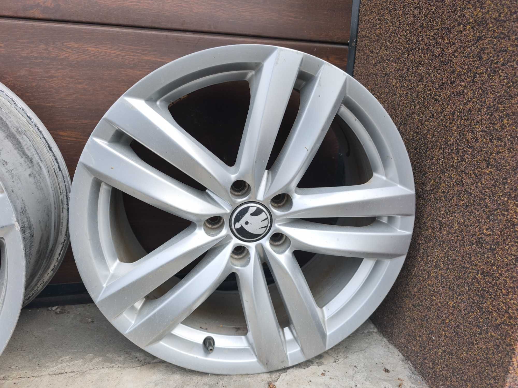 Felgi aluminiowe 3AA601025H Passat ; Skoda  5x112 r18