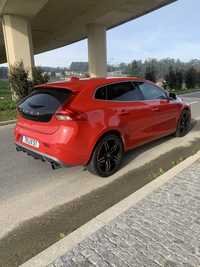 Volvo V40 D4 R-Design