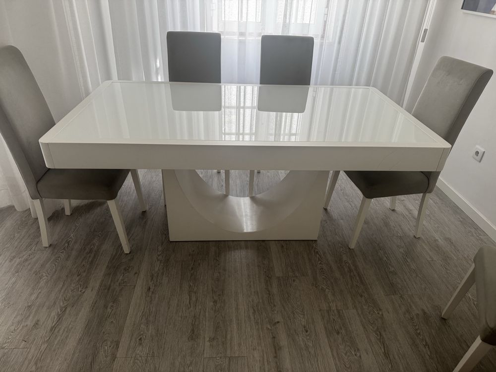 Mesa de Jantar extensivel