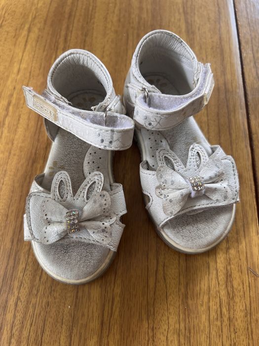 Сандалі для дівчинки