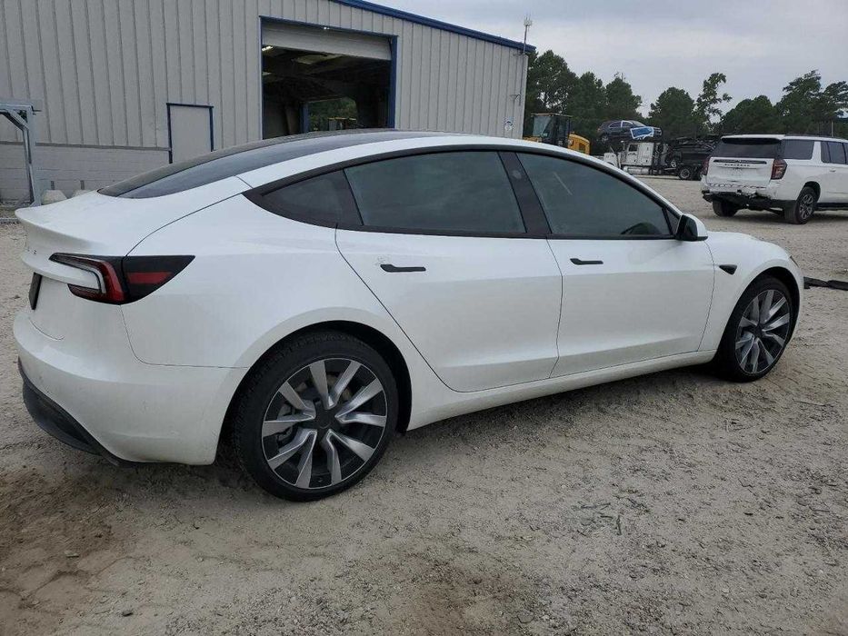 Tesla Model 3 2025