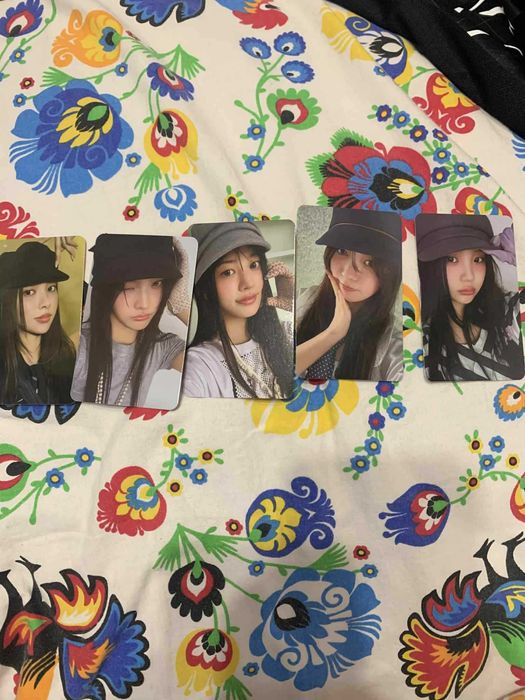 Photocardy Illit pink bomb ver SET