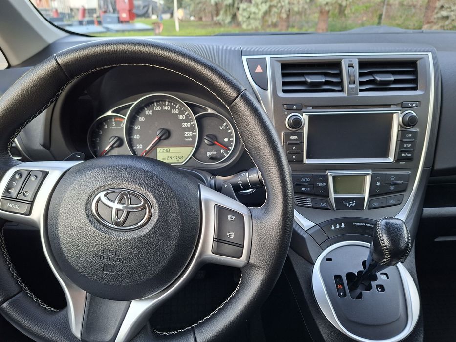 Продам свіжопригнану Toyota Verso S 2014p. Автомат.