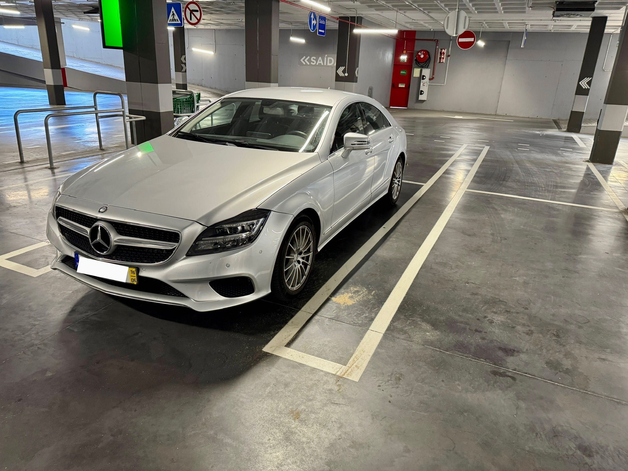 Mercedes-Benz CLS 350d 2016 — Elegância, Potência e Conforto Absoluto