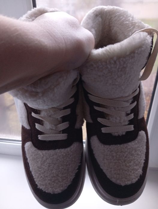 Продам ботинки р39