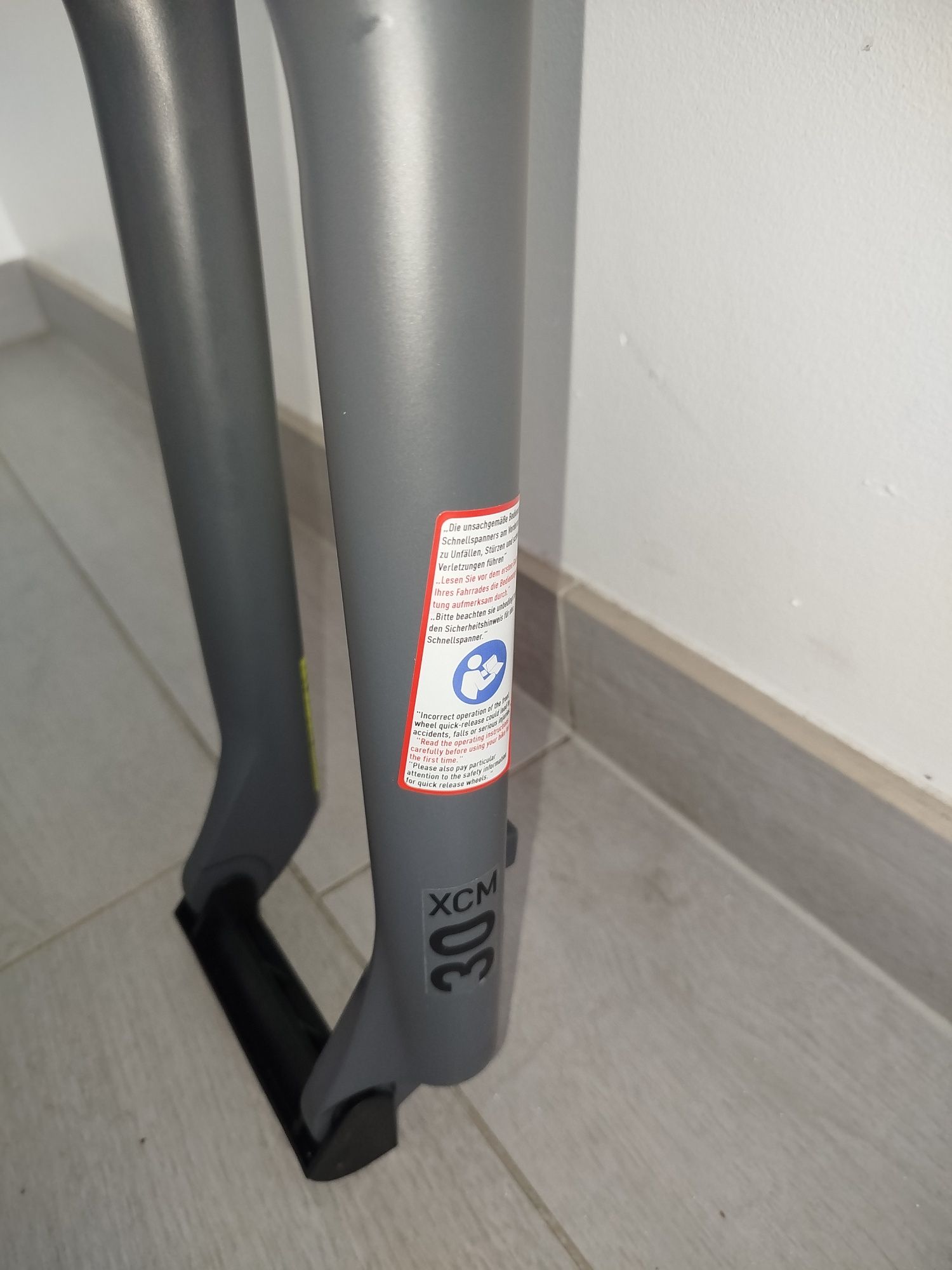 Amortyzator SR Suntour XCM30 29" 100mm 1 1/8" szary