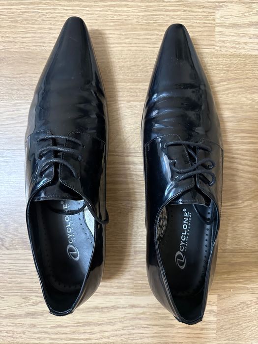 Лакові шкіряні туфлі Cyclone 43 розмір