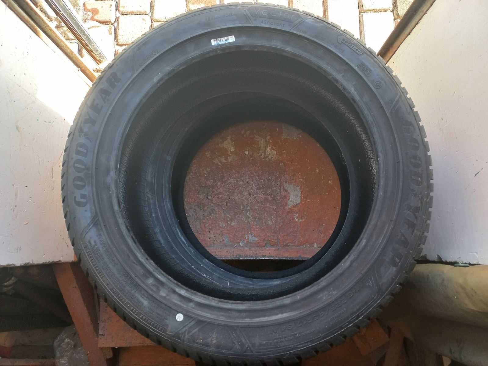 скати 225/45/R17 шини нові Goodyear Vector 4Seasons Gen-3