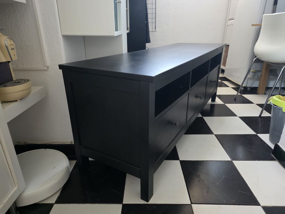 Consola preta de Tv - Ikea