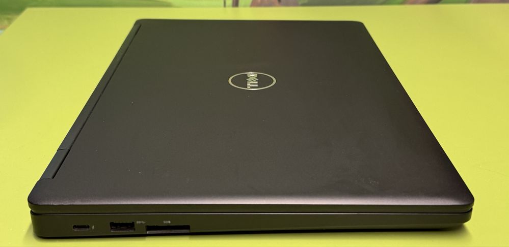 Dell Precision 3520 (Xeon E3-1505m, 16gb, 256ssd, Quadro 620m 4gb)