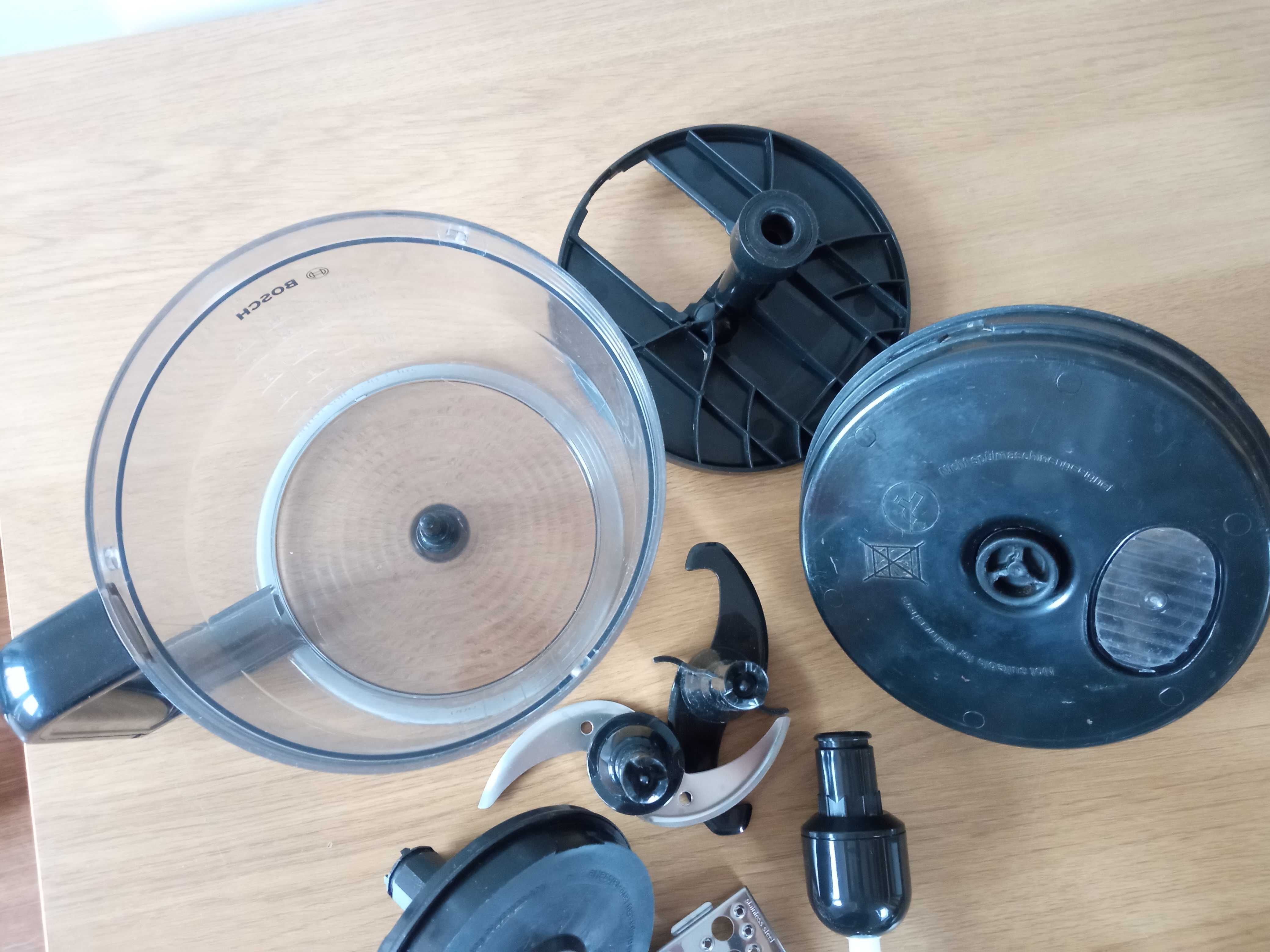 Blender Bosch MaxoMixx 800W wraz z akcesoriami