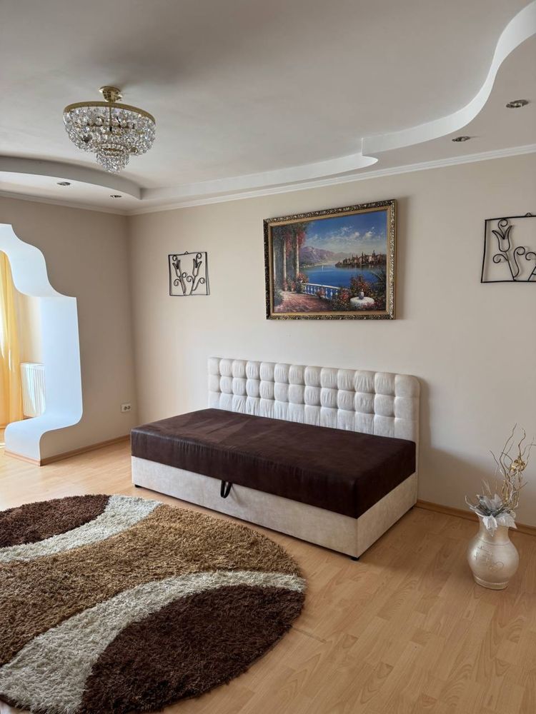 Продам 3-кімнатну квартиру з автономним ораленням