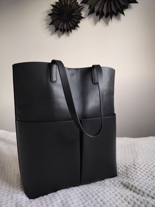 Czarna torebka shopper Even Odd