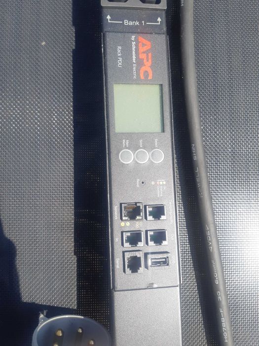 APC Rack PDU 2G - AP8853 - 8 pieces, used