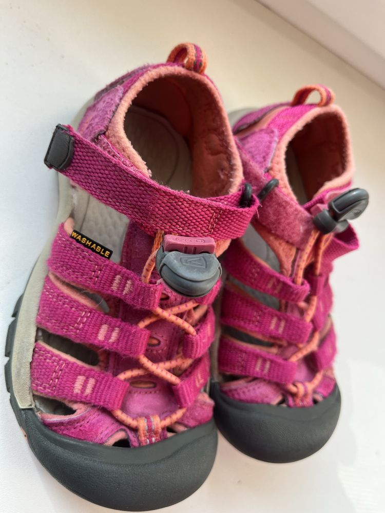 Босоніжки сандалі Keen