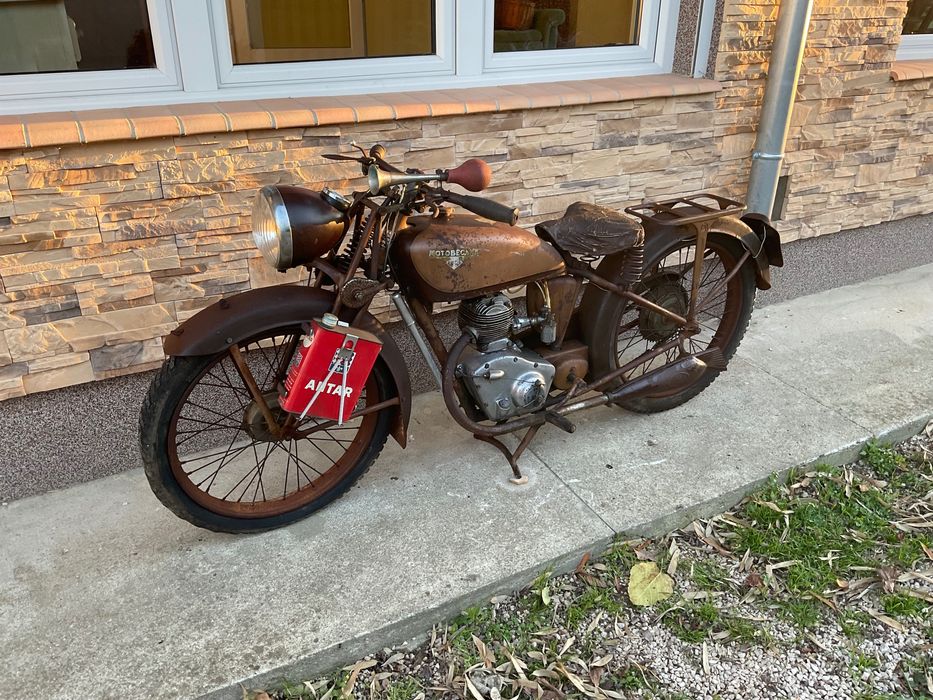 Motobecane model D45 z 1948 roku