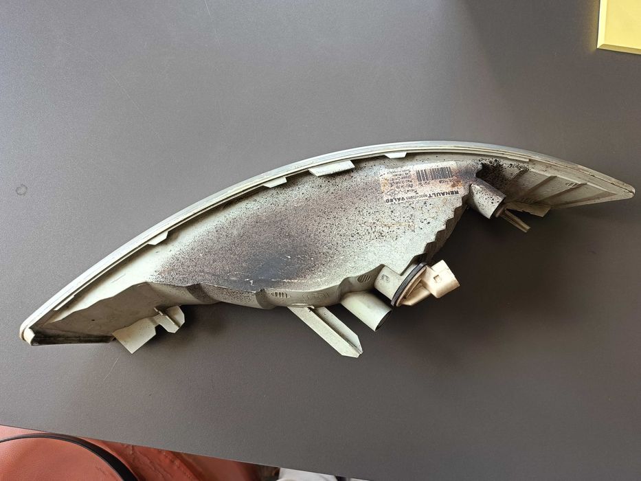 Kierunkowskaz migacz Lewy przód Trafic Vivaro 02-14