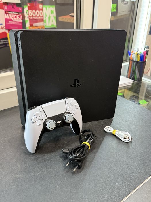 Konsola Sony PS4 Slim 1TB + pad + okablowanie