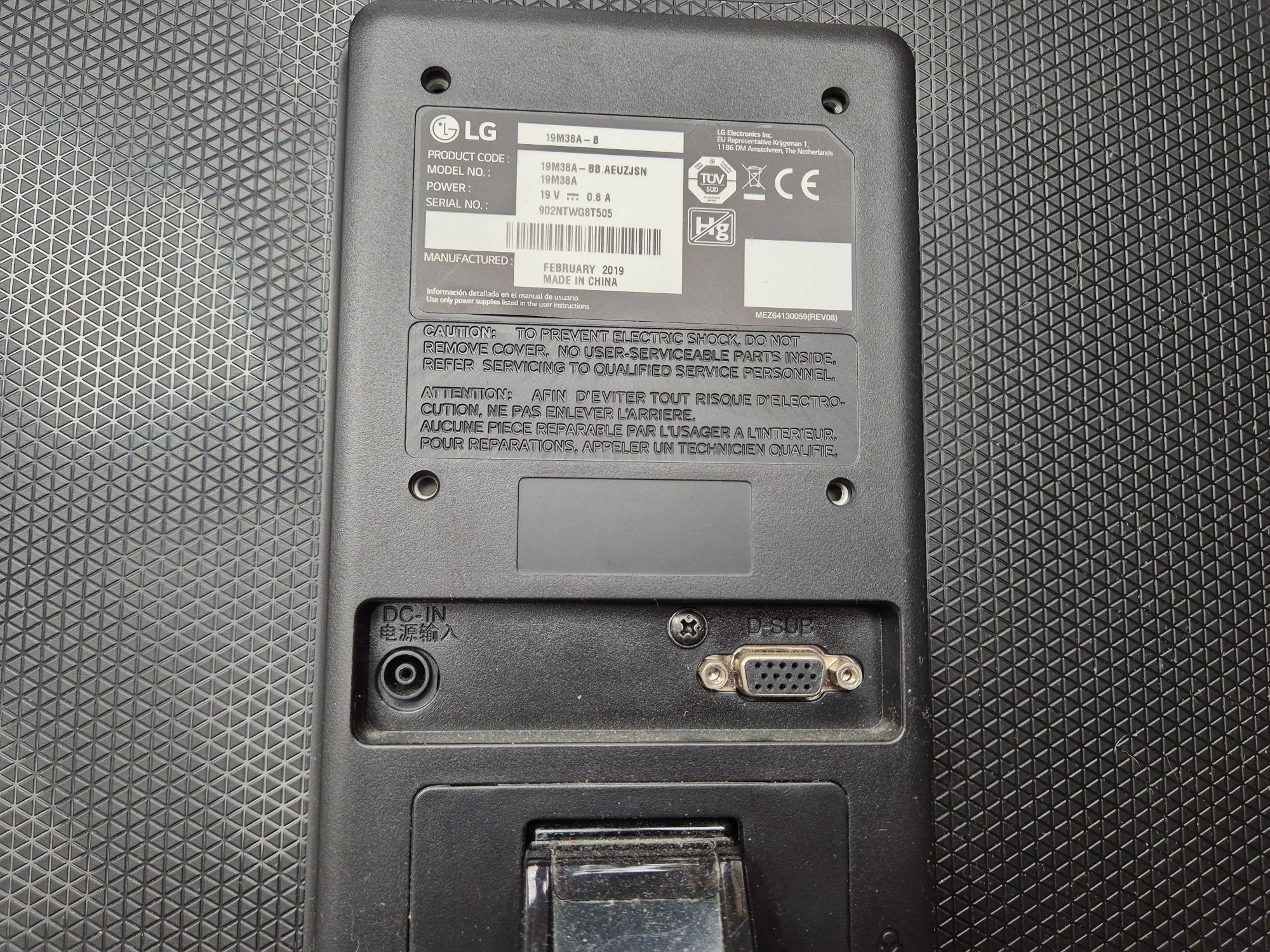Monitor LG 19M38