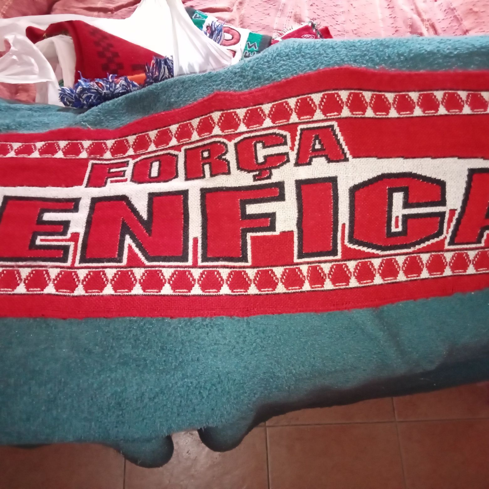 RESERVADO cachecol Benfica