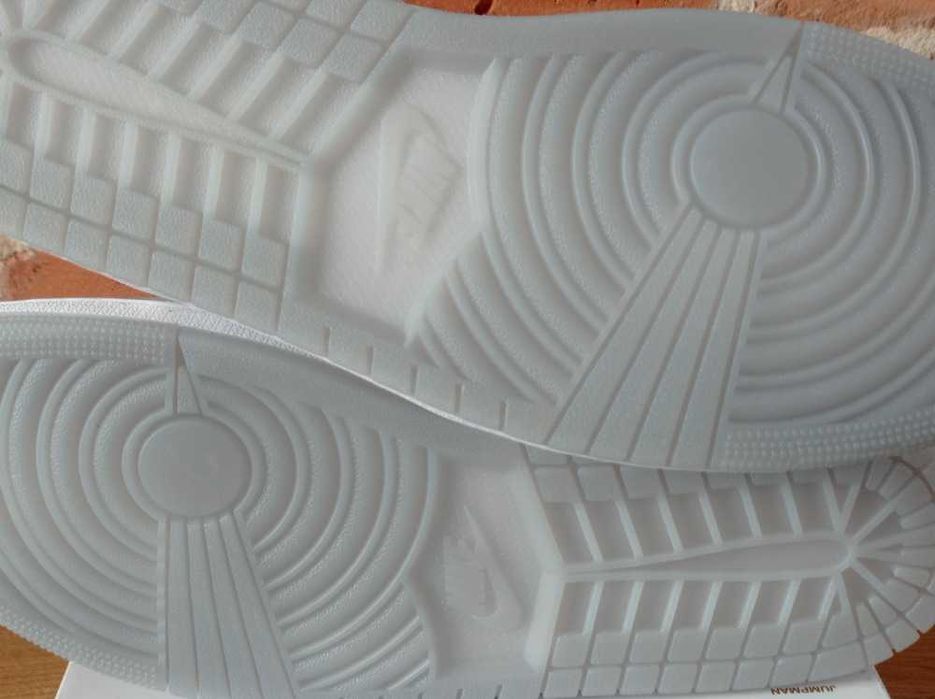 Buty Nike Air Jordan 1 Mid SE Crinkled Crome Eur 44,5 koszykówka