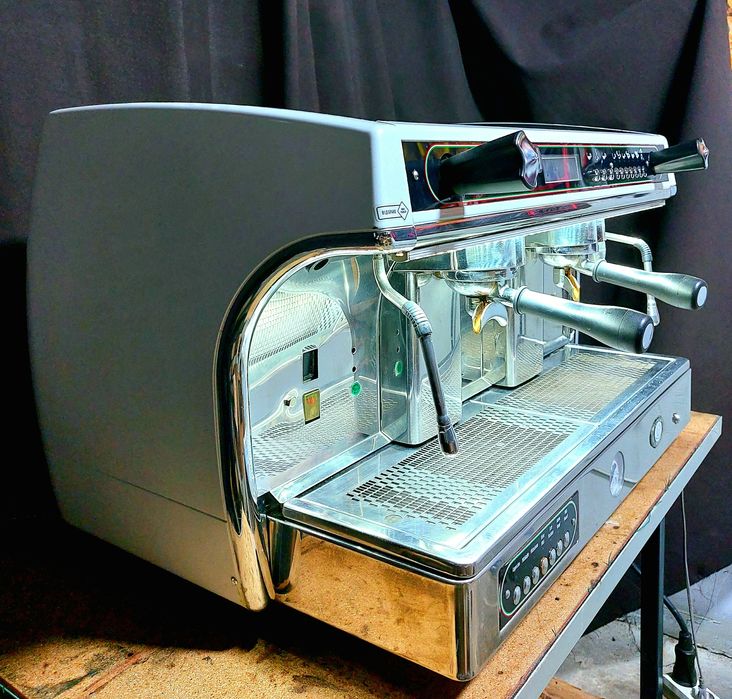 Оренда/аренда Кофемашин кофемолка кавомашина оборудование для кофейни