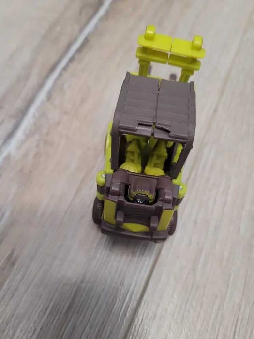 Figurka transformers zielona