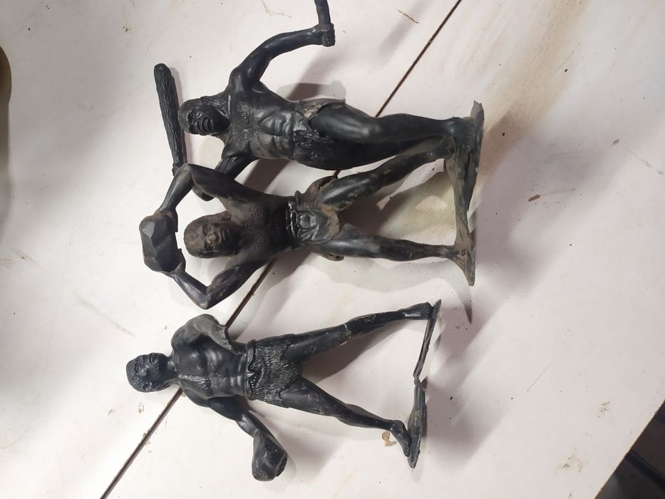 Іграшки-первісні люди