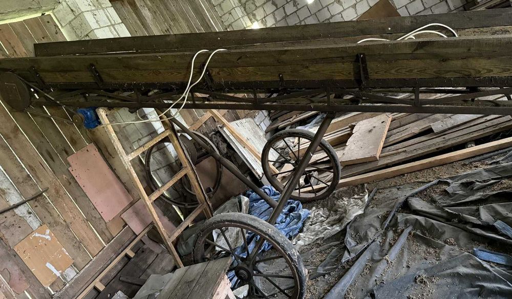 Taśmociąg/podajnik/transporter do obornika