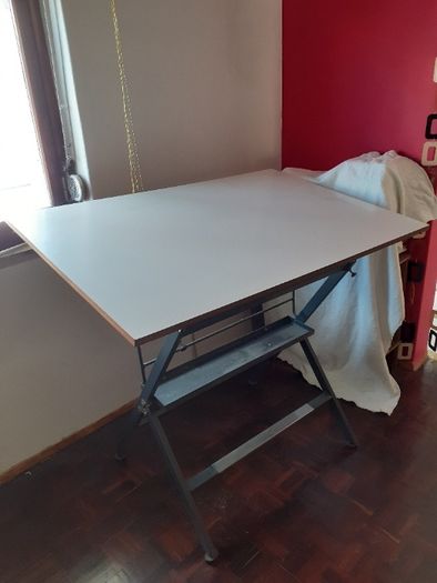 Mesa trabalho tipo Estirador 120x80 + Banco madeira(GRATIS) como Novo