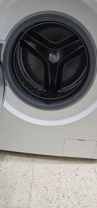 Maquina de lavar roupas 7 kg marca Samsung.  Em excelente estado.