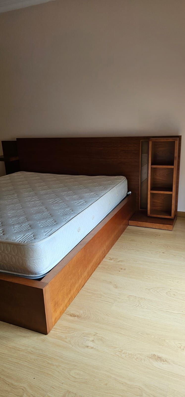 Quasto de casal em como novo