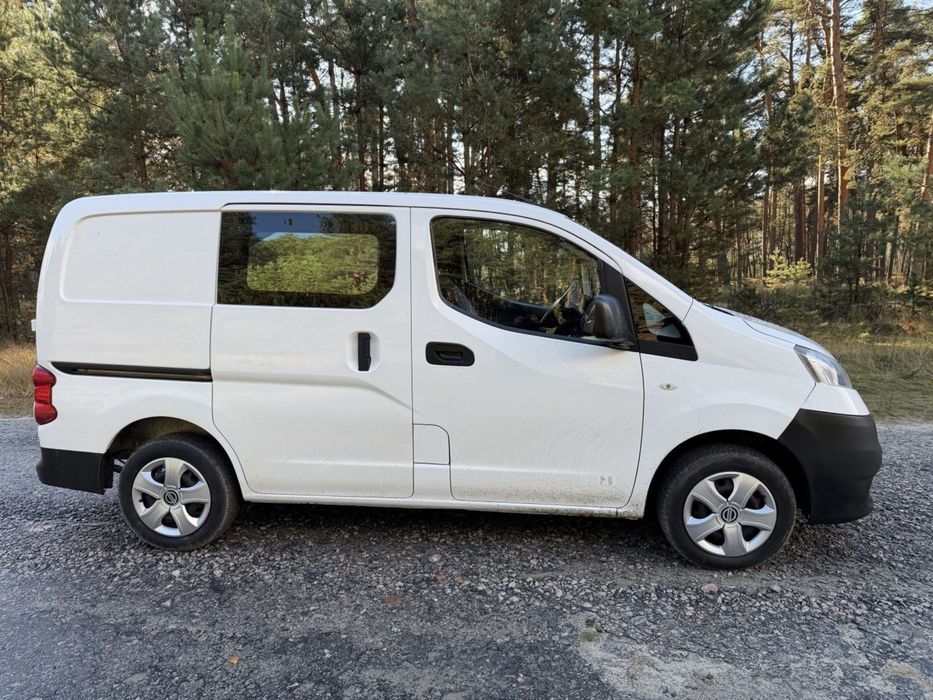 Продам Nissan NV 200