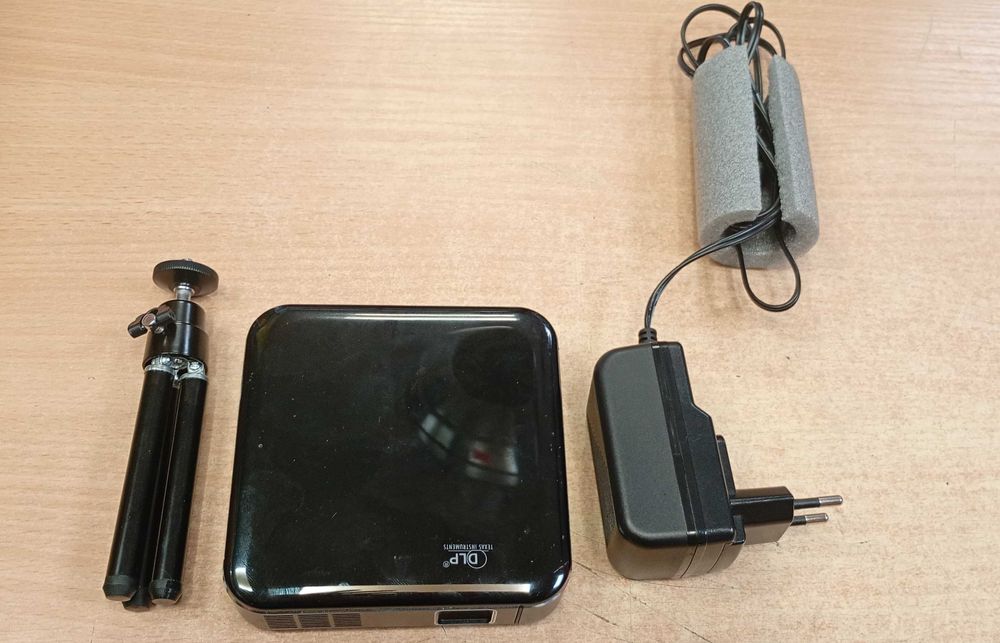 PROJEKTOR DLP Akiyo Z9 -Komis MADEJ Dębica