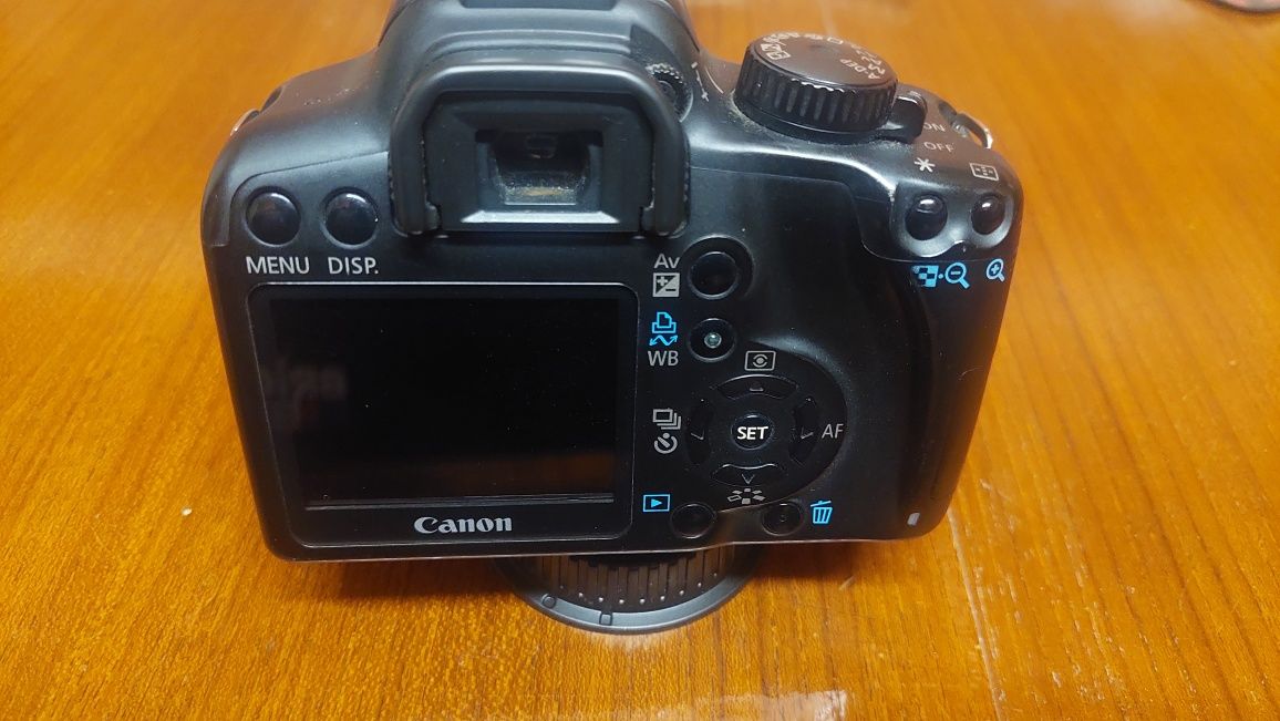 Máquina fotográfica Canon Eos 1000d