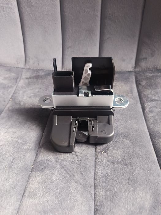 Zamek bagażnika Fiat Punto