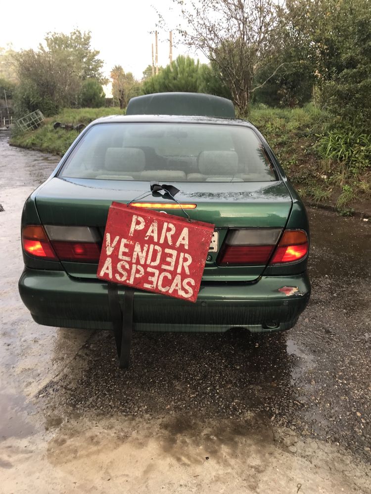 Nissan Almera 1.6 gasolina Ano 2000