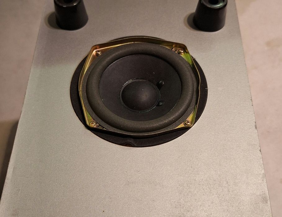 Subwoofer aktywny do kina domowego DK Digital AS-60 srebrny
