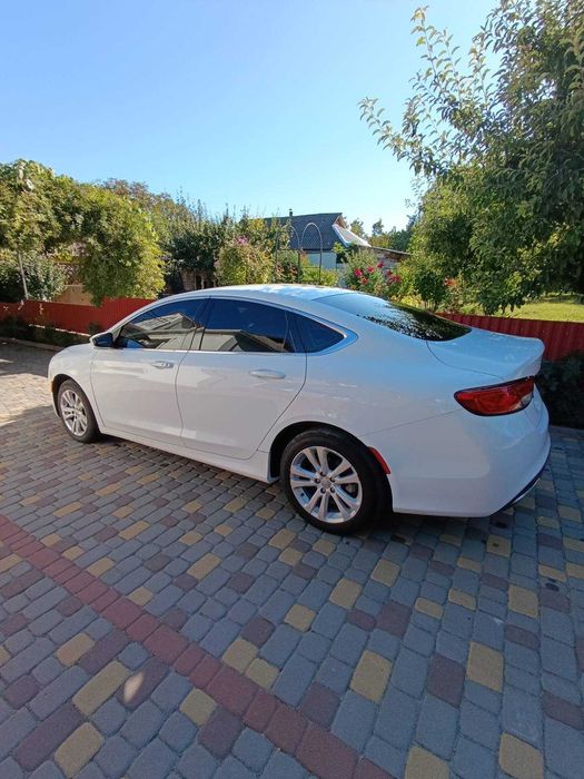 Авто  Chrysler 200