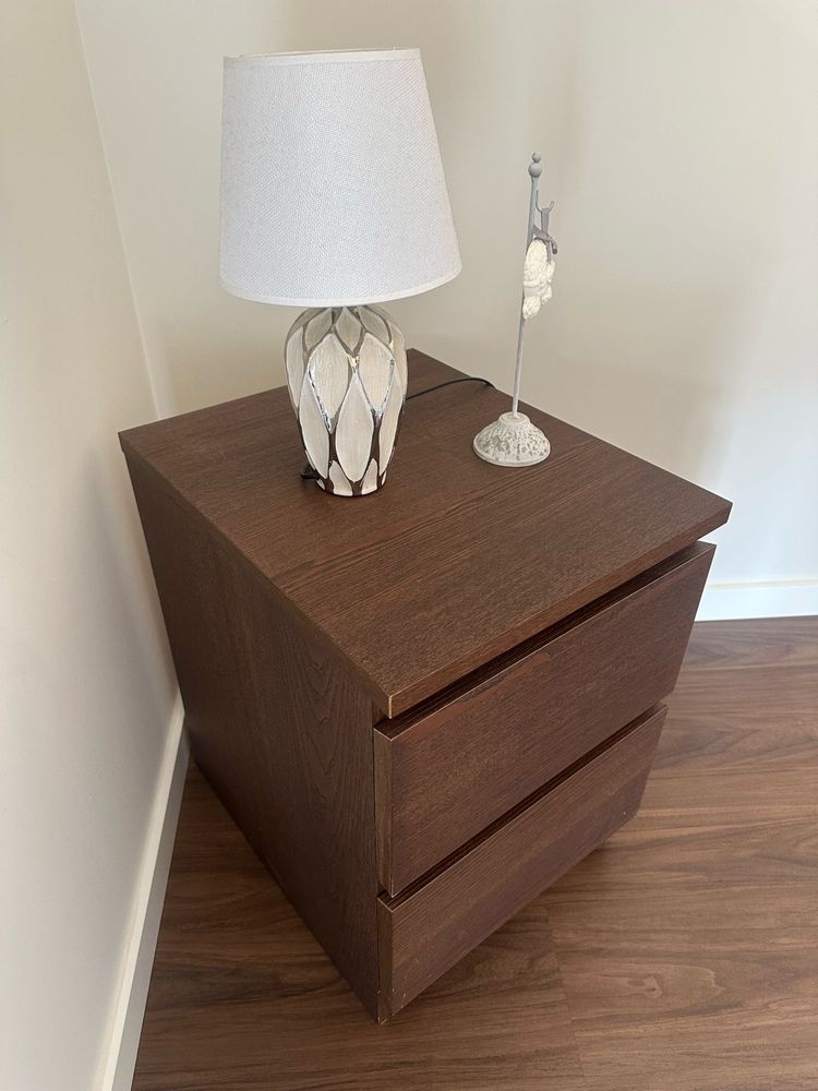 Comoda Ikea de 4 gavetas e tampo em vidro + Mesinha de cabeceira