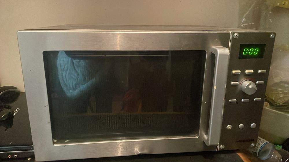 Мікрохвильова піч