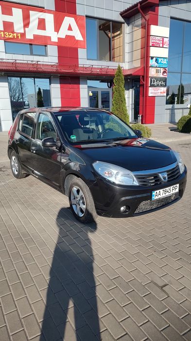 ДАЧІЯ Сандеро в гарному стані