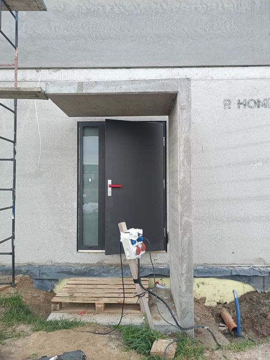 Zadaszenie drzwi, furtki z prefabrykatu betonowego, nowoczesne