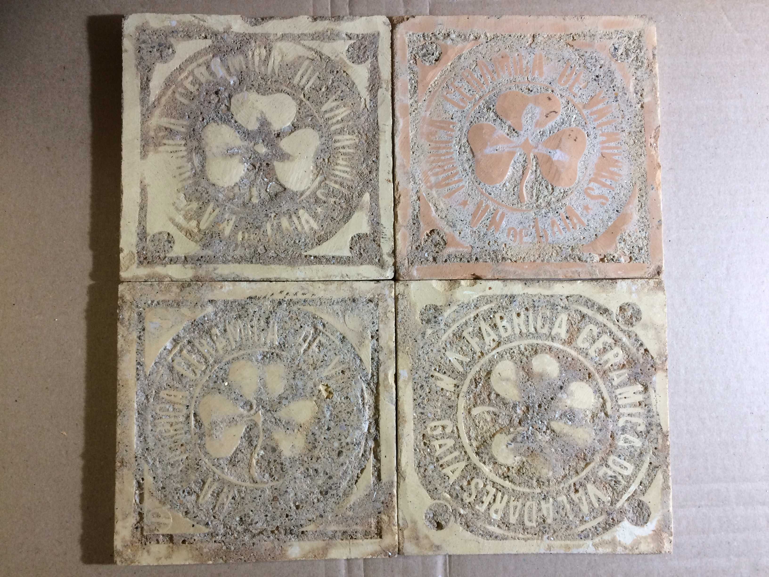 Quadras de azulejos antigos da Fábrica Cerâmica de Valadares